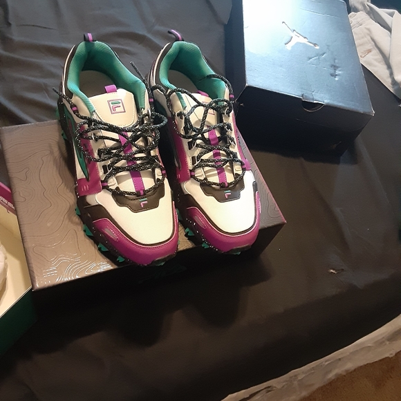 Filas - Picture 1 of 3